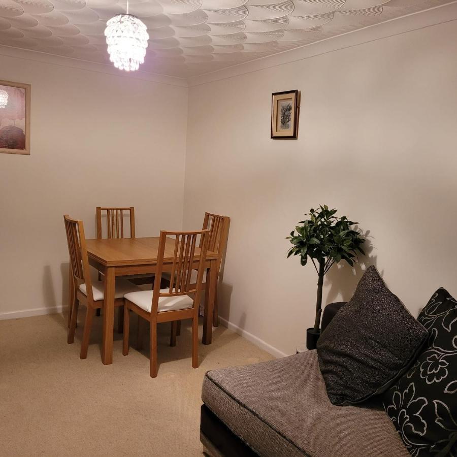Eejs Cozy 2-bedroom In Apartment